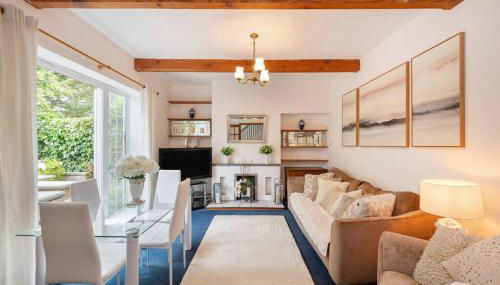 5 Bed Home with Private Parking - 25 Mins To Central London - Foto 1