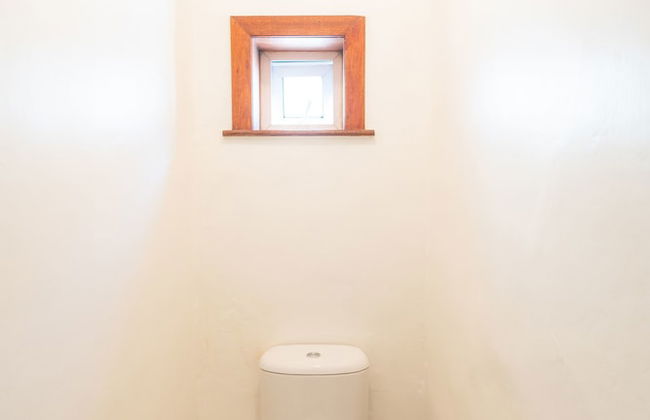 Windsor Apartment with Parking - Foto 14