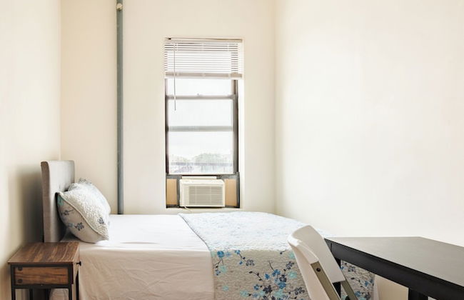 Furnished Empire Blvd Guest House - Photo 19