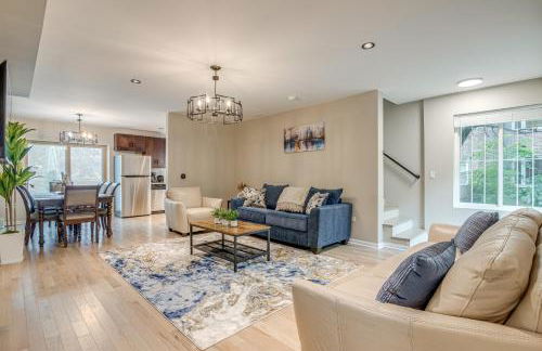 2 Mi to South Shore Beach Urban Retreat with Yard - Foto 7