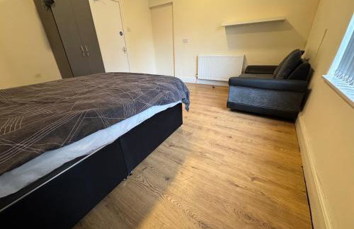 Cosy and warm large double bedroom - Photo 5