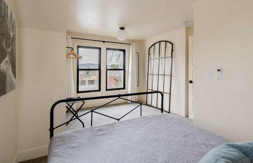 Stay Portland - Restored Farmhouse & Backyard Tiny House Village - Photo 30