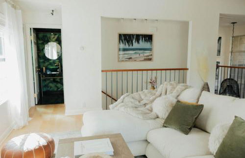 Stylish PB Townhome, Walk to Bay, and Balcony - Foto 8