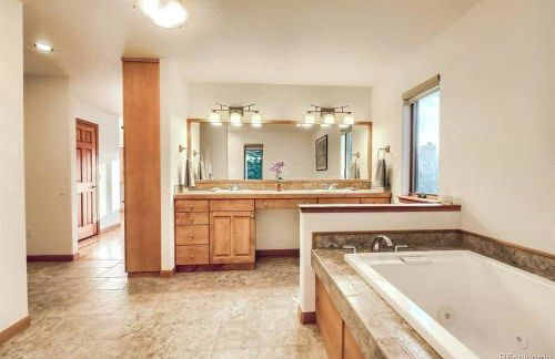 Luxurious Rocky Mountain Retreat above Boulder - Foto 39