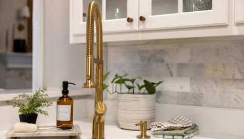 Sink into the Luxe Corner Tub at an Upscale, Spacious Home - Foto 5