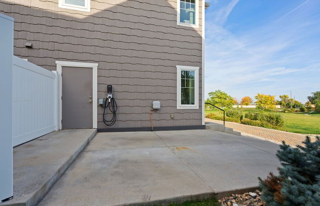 Quiet Urban Community – Designer Home W/ Hot Tub! - Foto 26