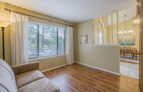 Coburn Cabin @ Country Club Game Room New Central AC Pet and Family-Friendly - Photo 10