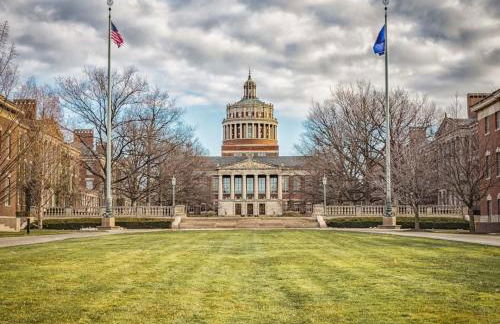 Private Attic room in shared home Near U of R - Photo 28