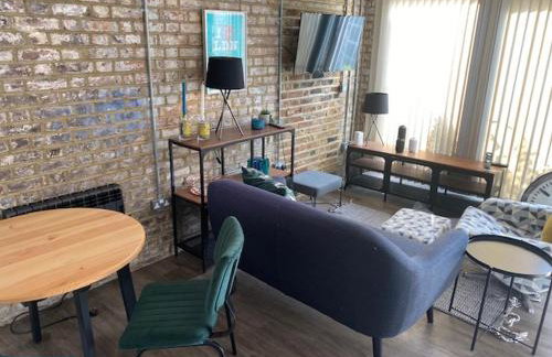 The Old Gin Distillery est 1850 - Foto 23