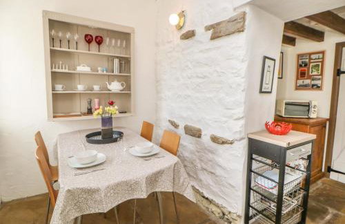 East House - Photo 14