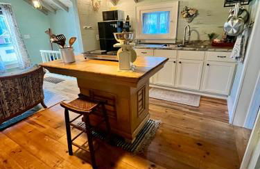 Historic Devoe House-Walk to Downtown Arts and Restaurants - Foto 17