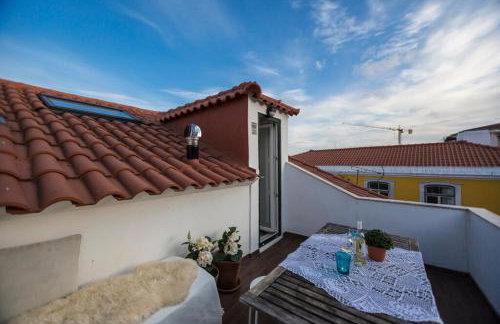 Duplex with terrace in Alfama, Central Lisbon - Photo 7