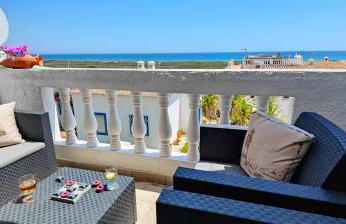 The Swallow's rest beach house - Meia Praia - Foto 19