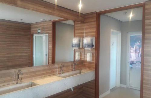 Flat Aconchegante Edifício Royale Cabo Frio - Passagem - Praia do Forte - Foto 26