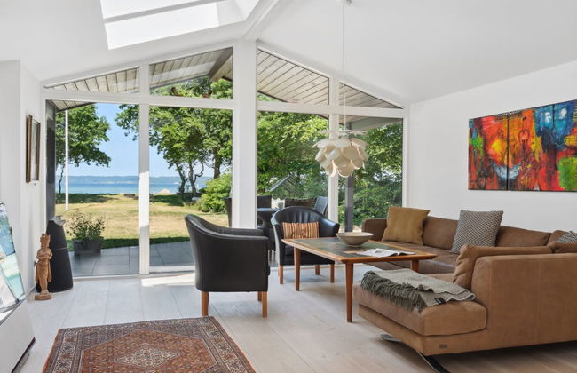 "Kennet" - 30m from the sea - Photo 28