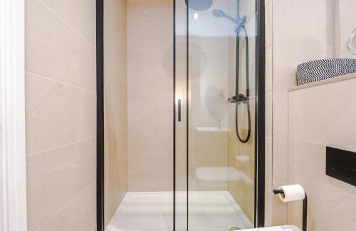 Rock Mill - Superior Apartment with Private Patio - Foto 20