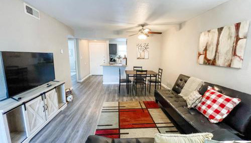 Perfect for Group with 2BR, 2BA and Pool - Foto 1