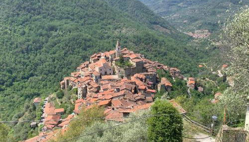 Private studio with mountain view with terrace in Medieval village - Foto 5