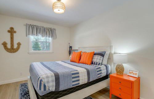 Deck, Fire Pit! Fully Updated Home Near Lake Huron - Photo 9