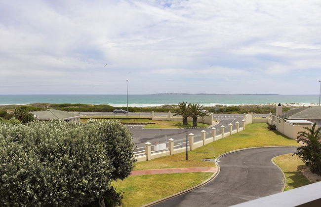 Big Bay Beach Club 22 by HostAgents - Photo 1