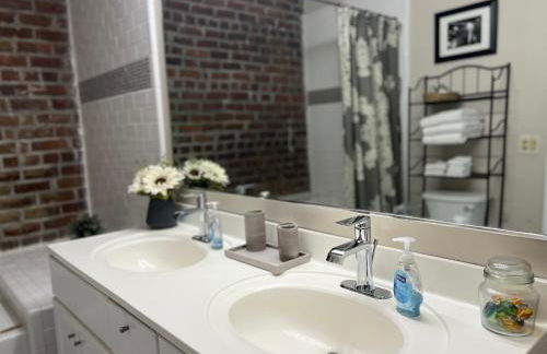 Condo On Broughton St with Elevator and Reserved Parking - Foto 7