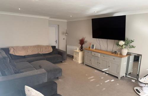 Spacious modern detached house in eye near A140 in the town centre - Photo 8