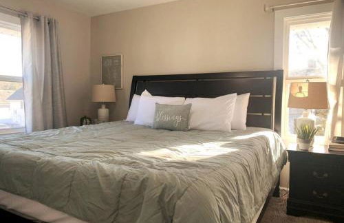 3311 Evanston Large Renovated 4 BDR Close to DTWN Laundry - Foto 20