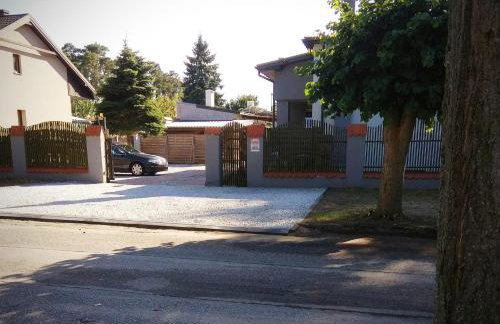 Noclegi Tuszyn M - Foto 1