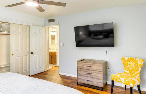 7 Mi to Dtwn Poolside Paradise in Bakersfield! - Photo 11