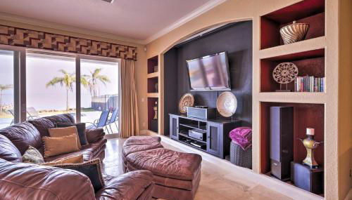 Riverfront Titusville Home with Pool and Pickleball! - Foto 3