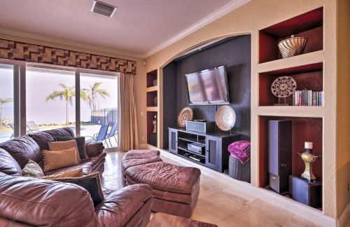 Riverfront Titusville Home with Pool and Pickleball! - Foto 3