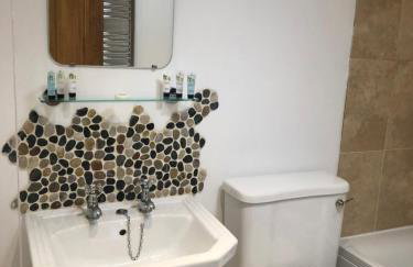 Lincoln Holiday Retreat View with Private Hot Tub - Foto 18