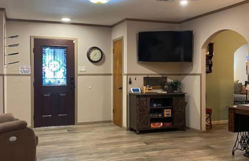 StockYards! Walk 3 Blocks-Ranch House sleeps 8 - Foto 65