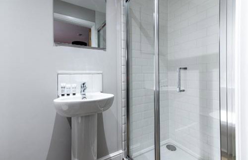 3-Bed House - Ideal for Contractors and Families - Foto 4