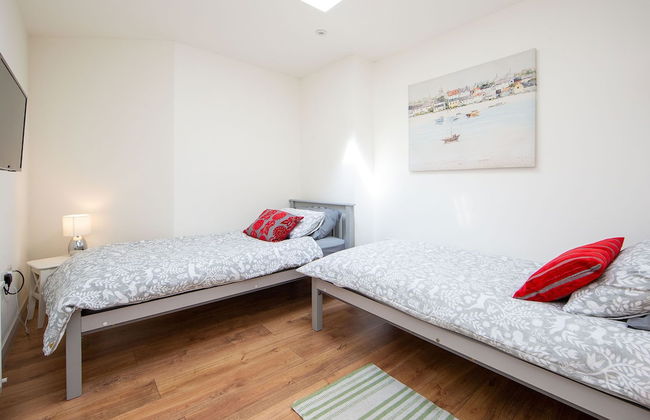 The Anchor Apartments - Photo 6