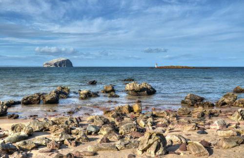 Cosy 2-BDR Apartment & 15 minutes to Edinburgh by train & Free Parking - Foto 35