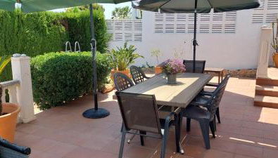 Villa totalmente independiente con piscina comunitaria - Foto 5