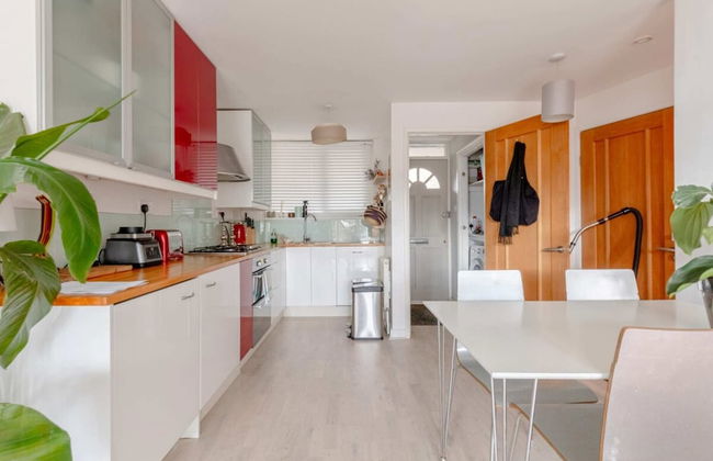 Stunning 1BD Flat w/ Garden Area, Kentish Town! - Foto 10