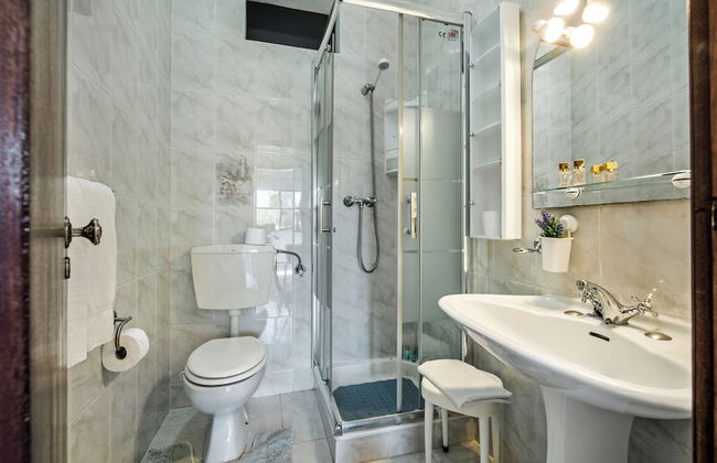 Villa V3 With Private Pool and air Conditioning and Free Wifi Internet - Photo 12