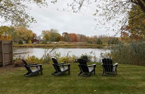 Cozy Waterfront Cottage - Sleeps 4 - Foto 27