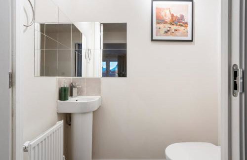 Aylesbury 4BR House-Garden & Parking Sleeps 10 - Foto 8