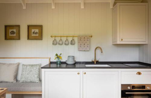 Woodlands Shepherds Hut Chatsworth Estate - Photo 7