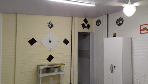 Pousada - Flat - Kitnet Mobiliada - 25m2 de Conforto e Segurança - Perto de Tudo - Foto 3