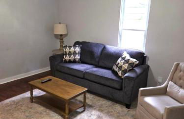 Pet Friendly Group Getaway with Grill and Deck - Foto 6