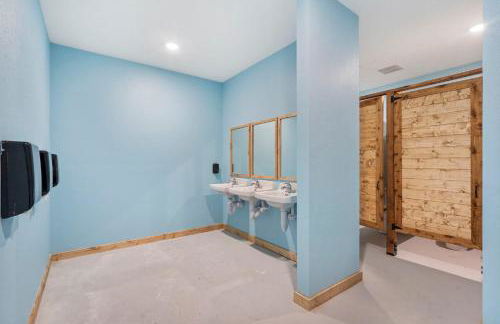 New Cabin at Tall Timbers! Free Tickets! Indoor and Outdoor Pools! - Foto 45