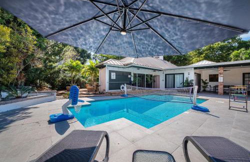 8BR Gem With Pool, Lake View & Tons of Amenities! - Foto 126