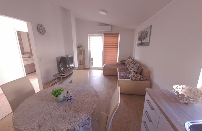 Impeccable 2-bed Apartment in Rab - Foto 24