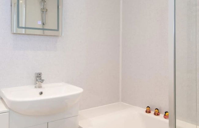 Absolute Beachfront With Decked Garden Oasis and Views - Foto 24