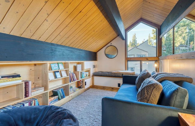 Lake View, Firepit, Game Room Remodeled Lake Tahoe Luxury Cabin by Avantstay - Foto 69