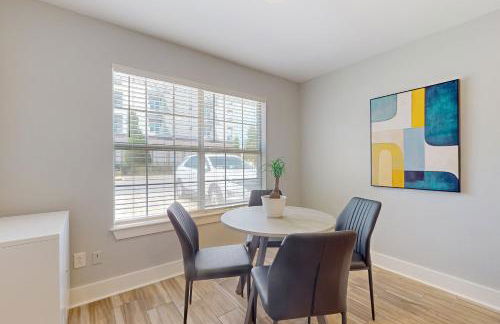 Downtown Duplex with Fire Pit 1 Mi to Waterfront - Foto 7